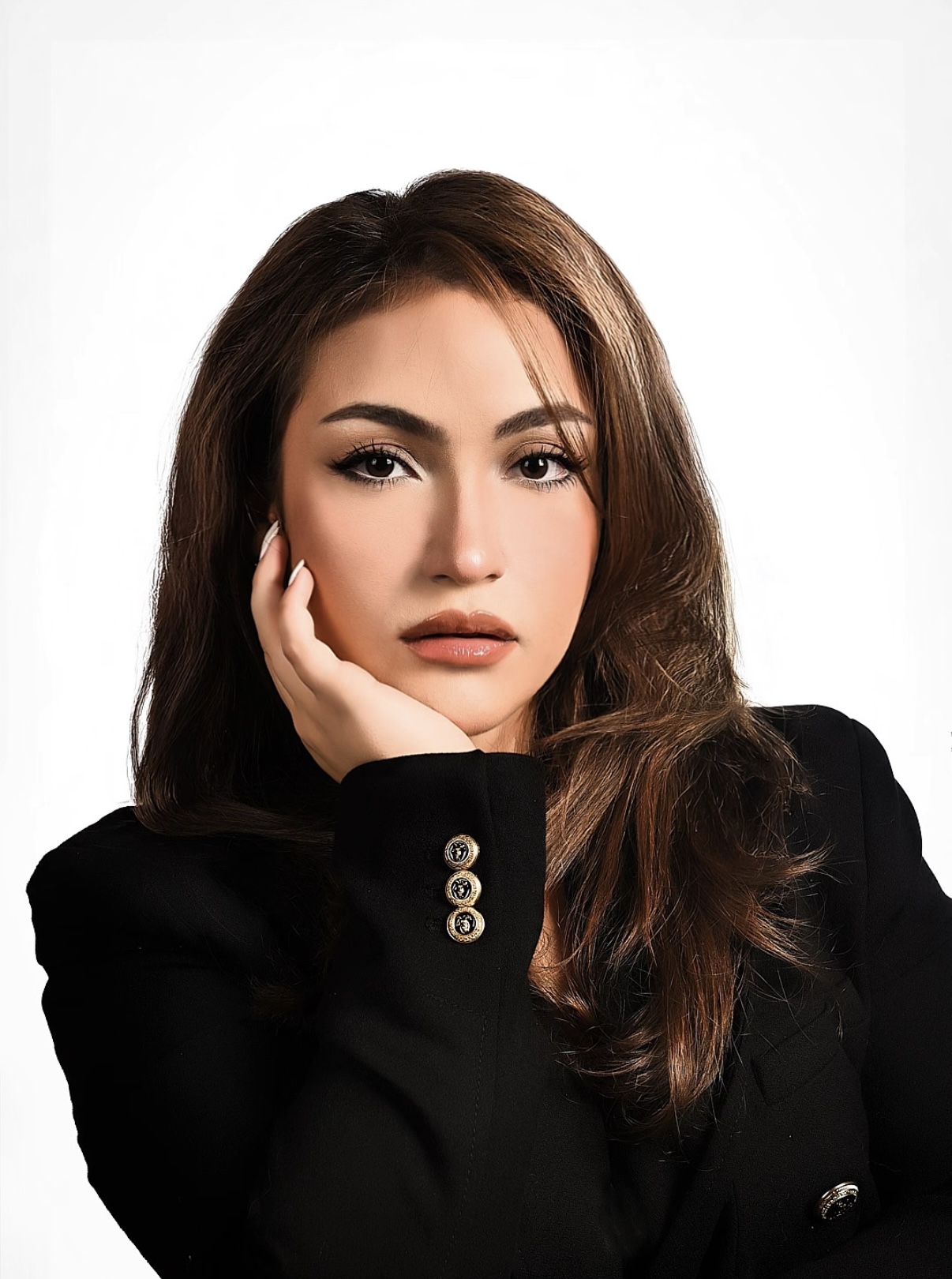 Ainaz Dehnavard — Co-Founder, Aura Marketing